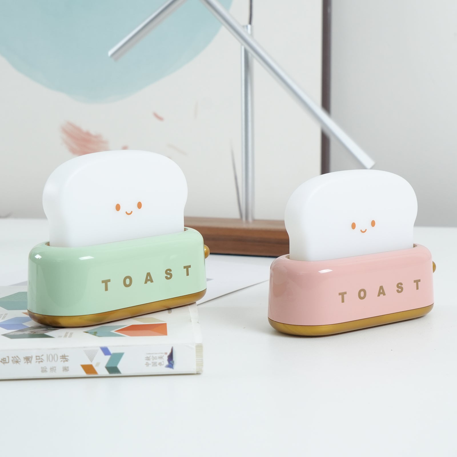 Stylish Bordlampe med Indbygget Batteri og Brødrister Design