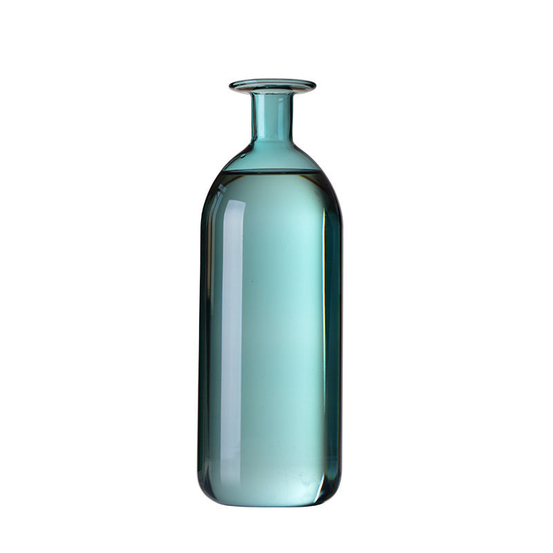 Dekorativ vase i farvet glas