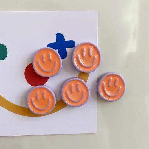 Smiling Glow Magneter – Sjove og farverige køleskabsmagneter