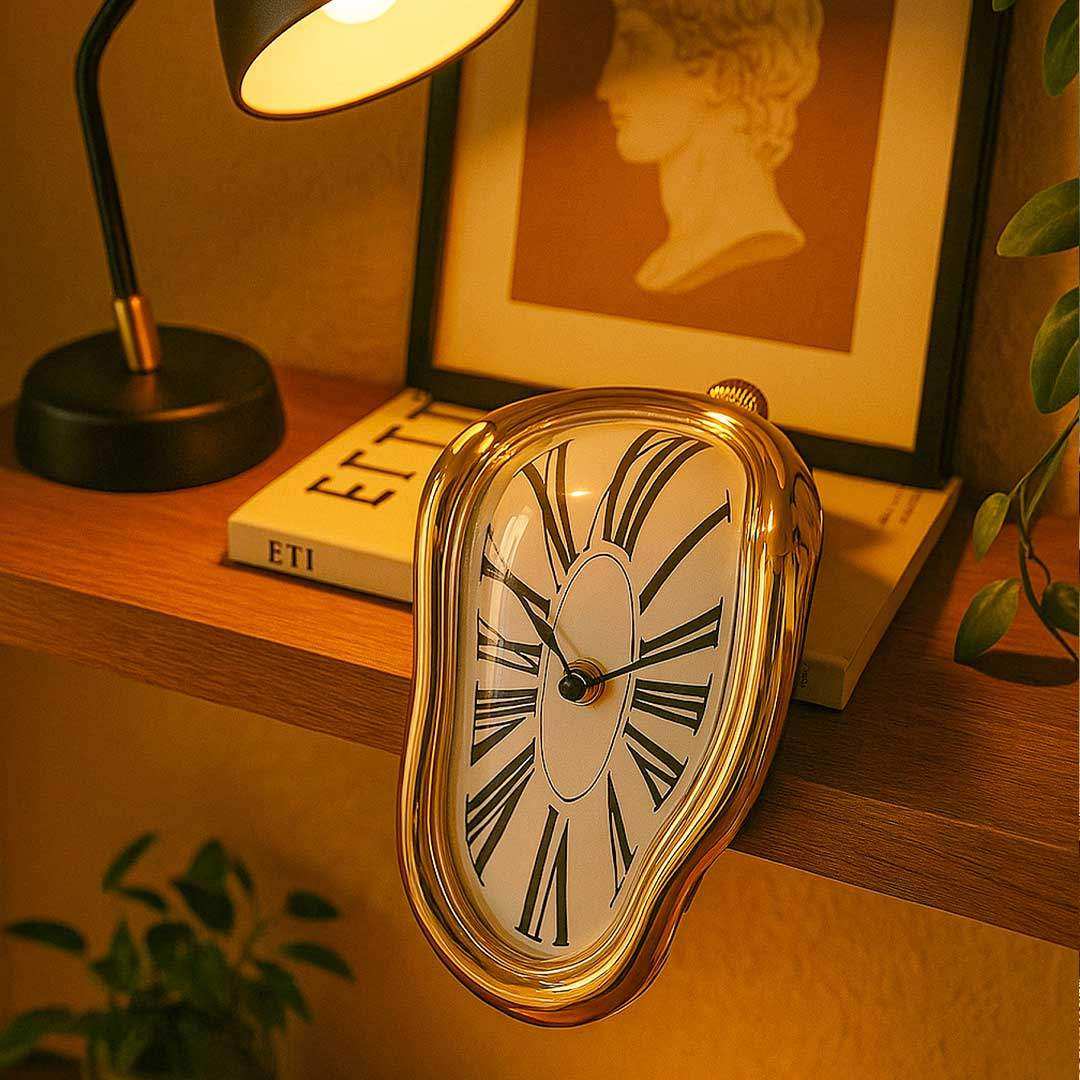 The Melting Clock – Surrealistisk dekorationsur med stilrent design